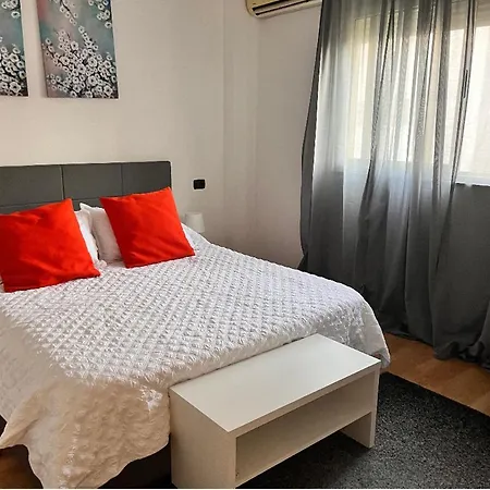 Apartment Apartament Qerret Kavaje *