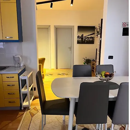 Apartament Qerret Kavaje Golem (Tirana)